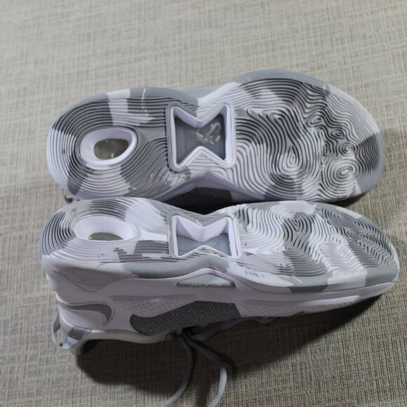 NWOT Nike Air Paul George Size 7.5 White and Wolf Grey Athletic Sneakers - Picture 6 of 6